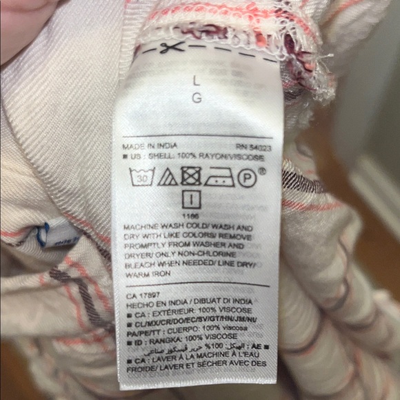 Old navy Women's Cream Plaid Button-Front Shirt Top - Picture 7 of 7